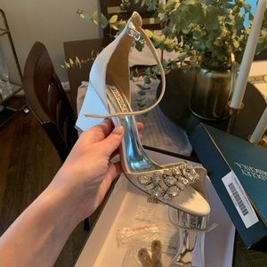 Badgley mischka collection white shoes